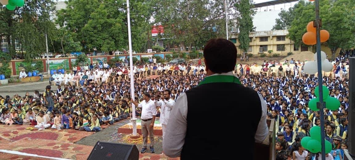 PappiPatidar's tweet photo. देश की आजादी के “77” वे स्वतंत्रता दिवस के शुभ अवसर पर आज राऊ नगर परिषद एवं शासकीय स्कूल राऊ द्वारा आयोजित कार्यक्रम में ध्वजारोहण कार्यक्रम में सम्मलित हुई￼।
इस अवसर पर प्रदेश उपाध्यक्ष ￼￼￼￼￼श्री @jiratijitu जी एव राऊ के गणमान्य नागरिक एवं प्यारे बच्चे उपस्थित रहे। https://t.co/au2kPJlQHW