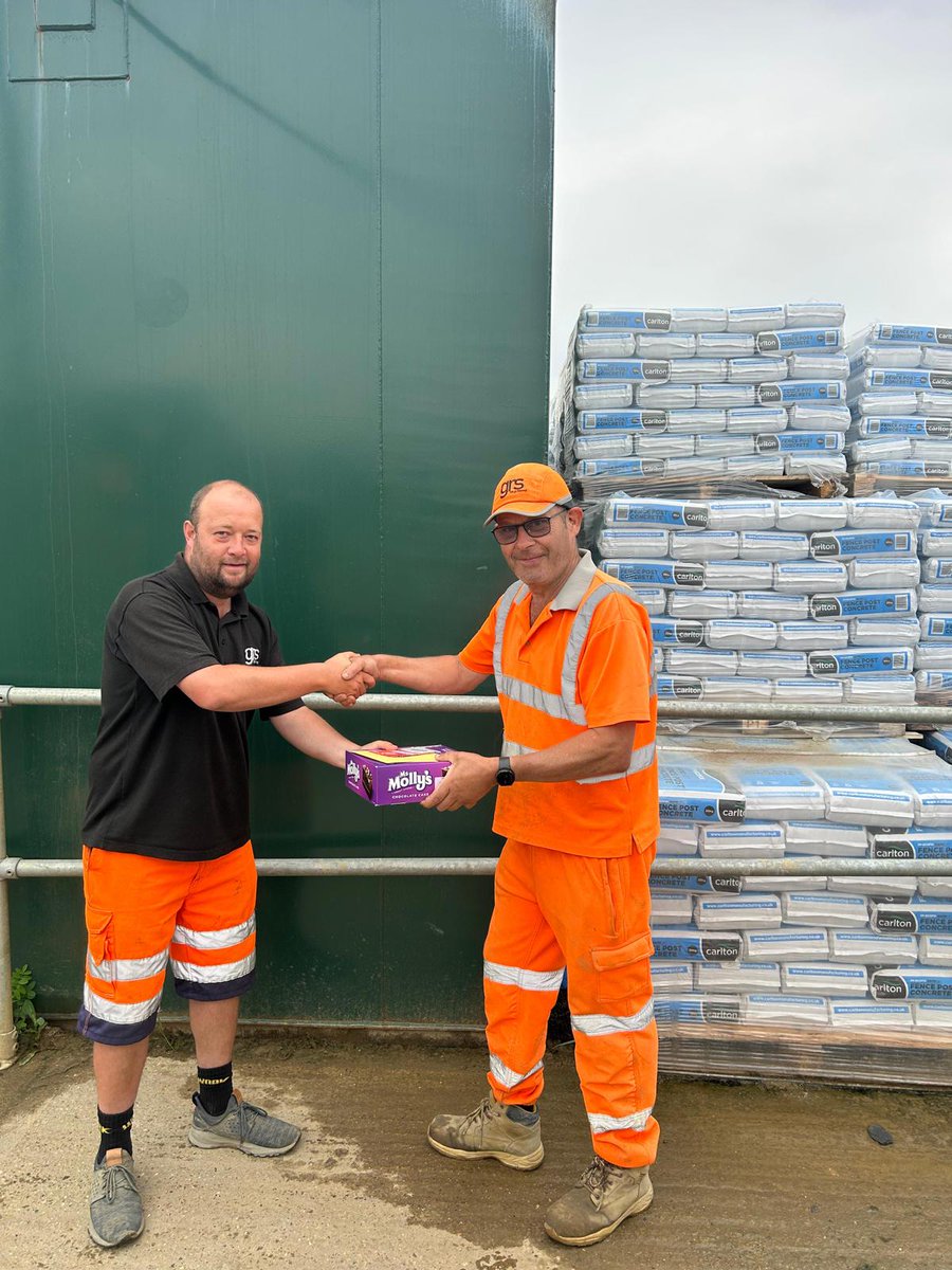 Congratulations to Paul (Strappa) Reynolds at our Rainham bagging plant who reached his 5 years’ service. 

#grs #wegobeyond #aggregates #5years #rainham