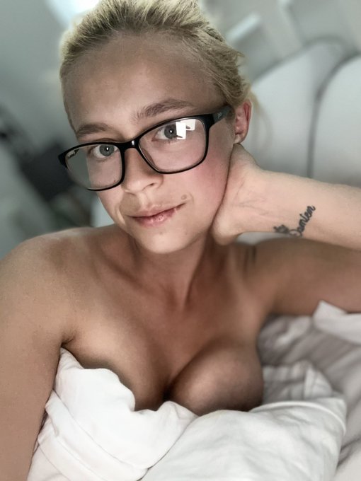 You wake up with me next to you in bed&hellip; what we doing first?😈 https://t.co/oC6RIxzkqZ<a href="/tag/makecleaningsexyagain"class="tags"><span>#makecleaningsexyagain</span></a>