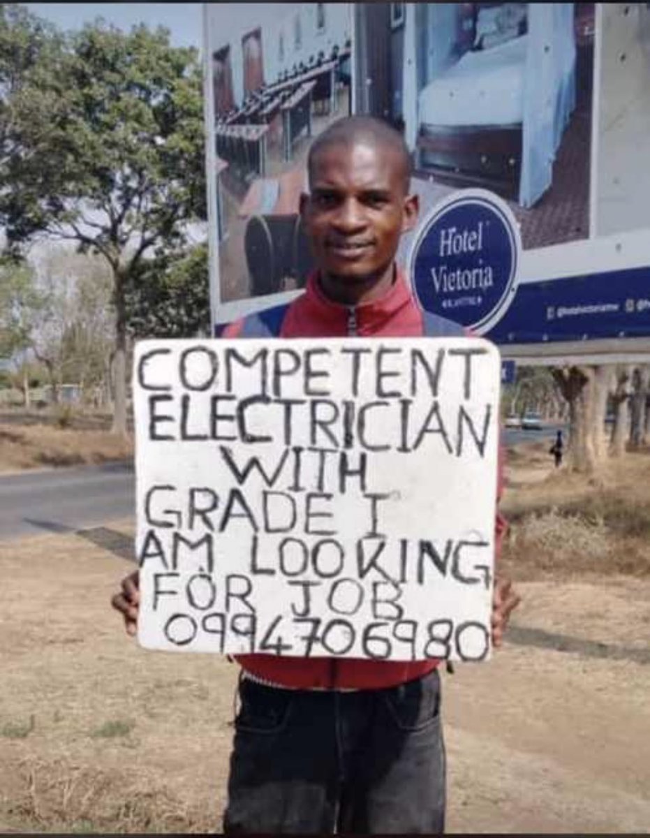 Guys let’s support our brother in finding him a job. Please RT🙏🏾