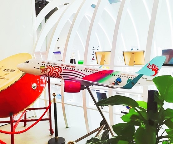 Recently, a plane model from Loongair featuring patterns related to the 19th Asian Games has officially found its place at the Hangzhou Asian Games Museum. #Hangzhou #AsianGames #Loongair #AsianGamesMuseum