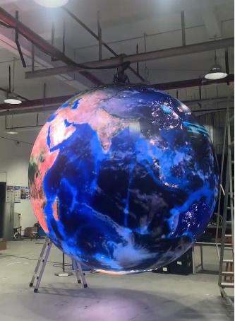 bonnie_xu19's tweet image. LED sphere creates a 360-degree view,that&apos;s really fantastic to do a creative show. 
P2mm in pixel pitch, diameter at 3M. #ledball #ledsphere #lasvegasledball