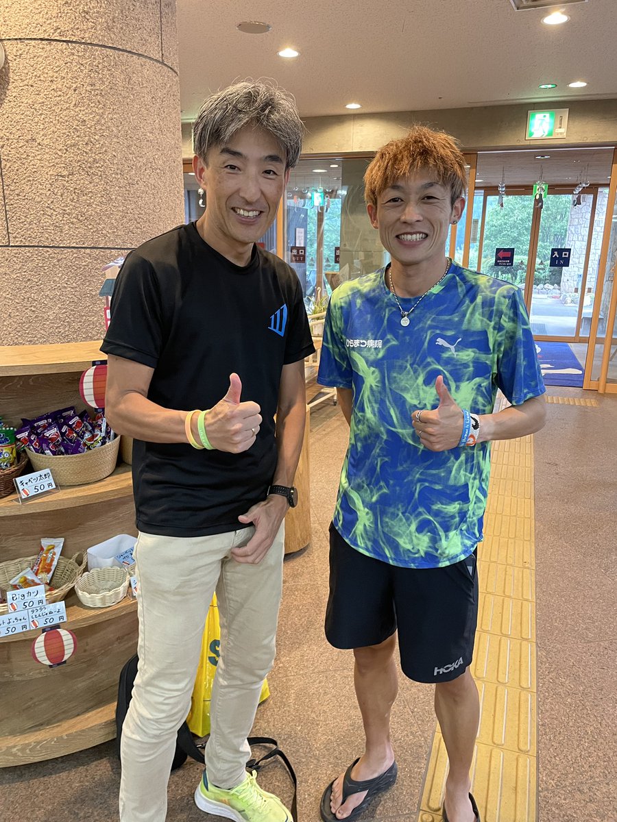 S28942j7IC32Bn3's tweet photo. @jo_fukuda 今日お会いできて嬉しかったです。記念写真送ります。穣さんの「Life is a challenge 」共感と応援の意味を込めて愛用おります。来年の東京でサブスリー目指します。 https://t.co/bniWEHL78m