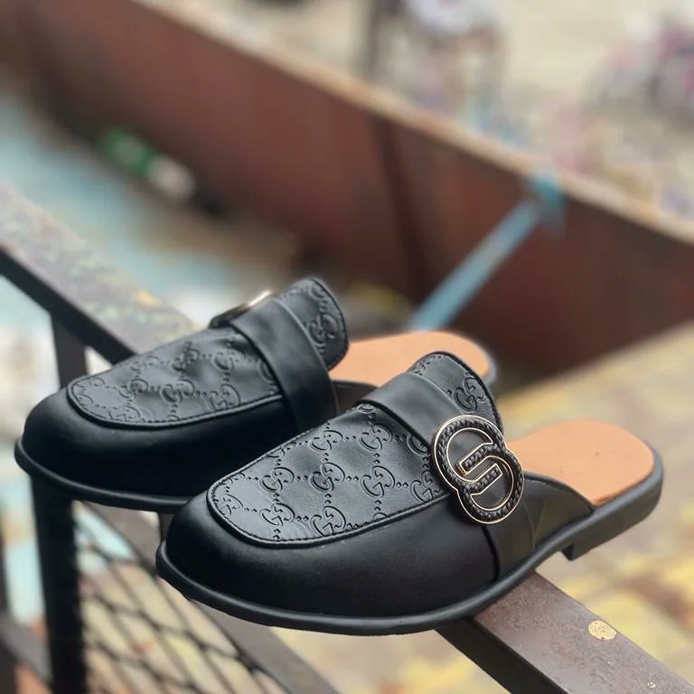 JEHOVAHBUKUNMI's tweet photo. Complete that native with our quality half shoe
#madewithleather #quality #leatheressentials #leatherwork #handmade #ilorinvendors #osunshoemaker https://t.co/KRbFVcmRn9