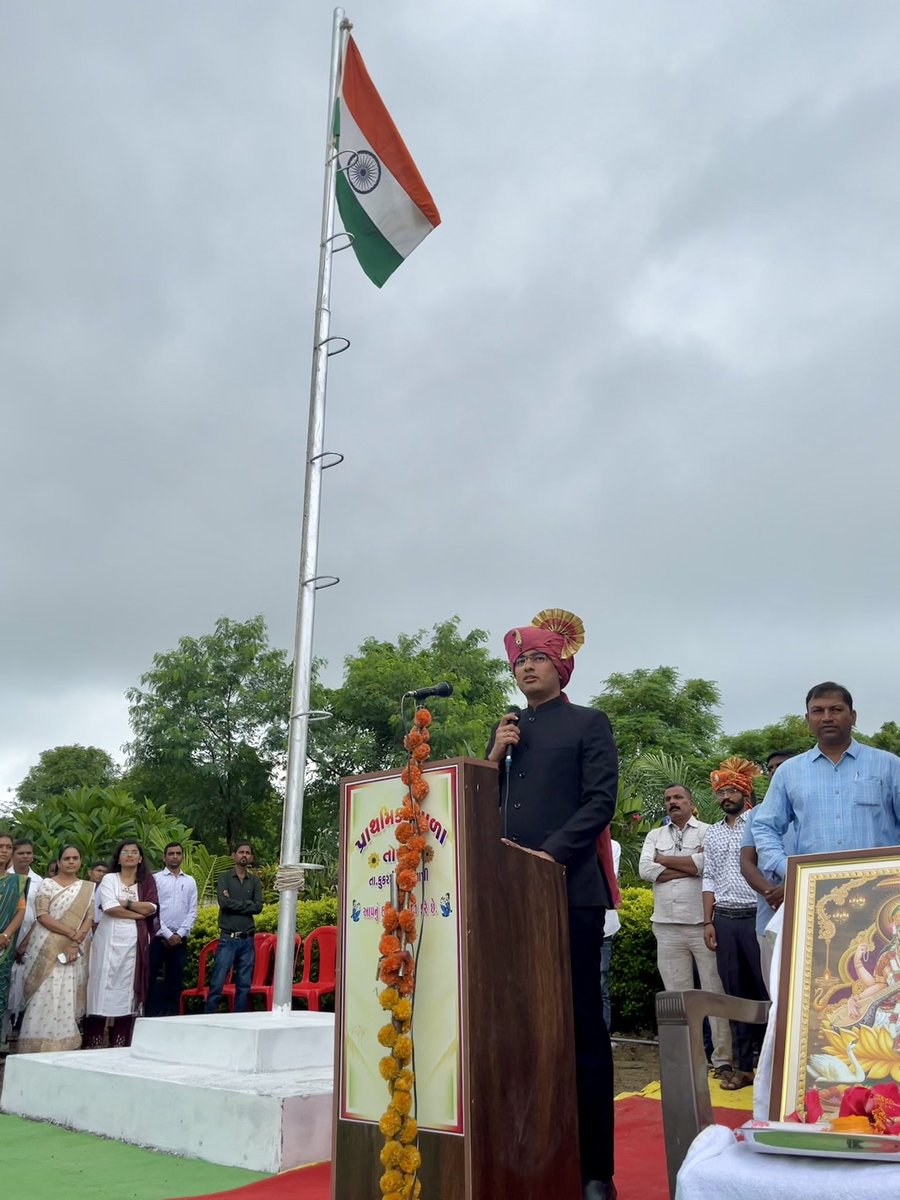 JBDC909's tweet photo. Where the mind is without fear 
And the head is held high
Into that heaven of freedom,
Let my country awake. 
Jai Hind
Happy Independence Day 🇮🇳 https://t.co/rLIAkOPzLD