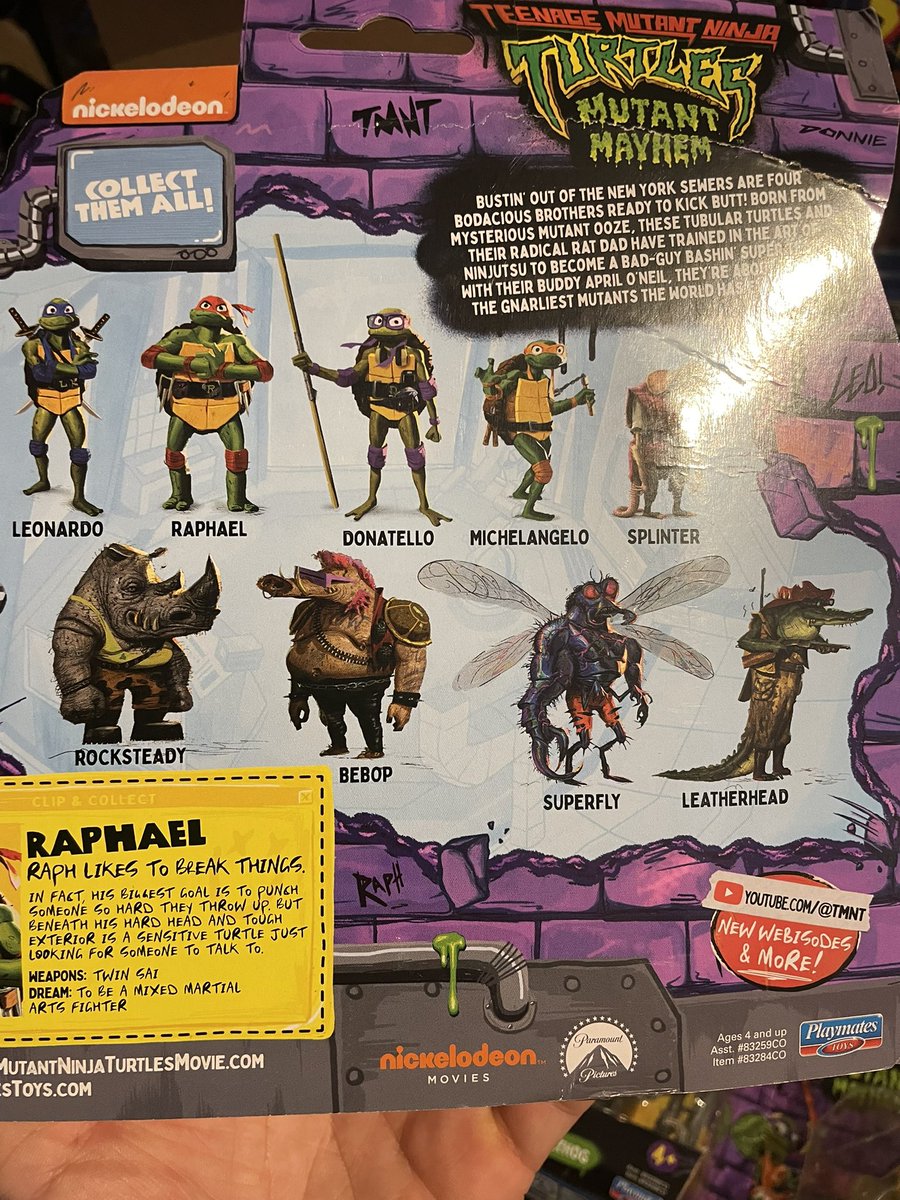 TMNTFansUK's tweet photo. I got my #MutantMayhem #Leonardo and he’s mounted on Raph’s card. Wondering how many of you have the same error? #TMNT #collectors #comics #playmates https://t.co/FUbIAZ4ESl