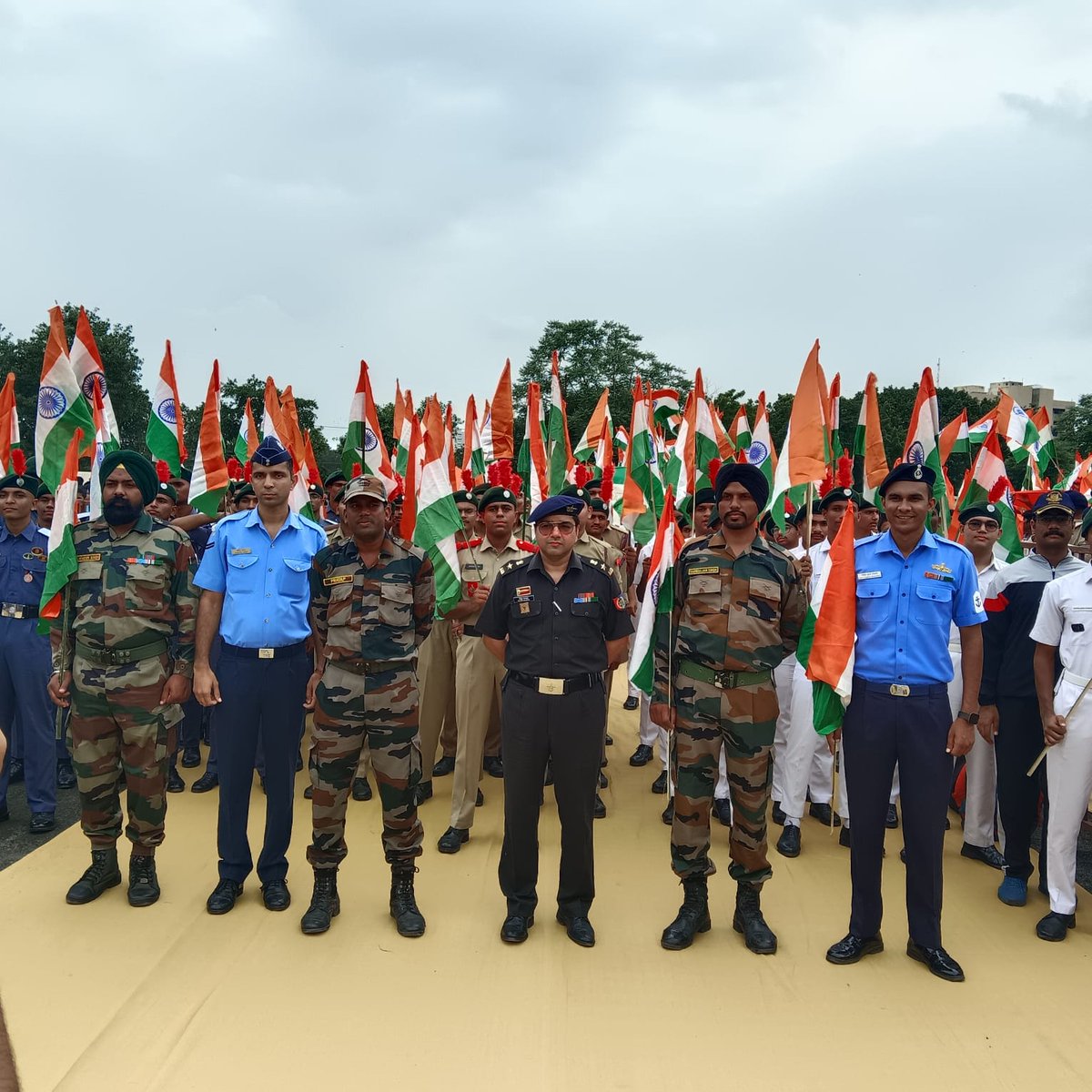 1gctrncc's tweet photo. CDTs from 1GCTR, 1GUJ AIR SQN, 3GUJ BN and 2GUJ NAVAL participated in #HarGharTirangaRally on 14th August from Kirti Stambh to Gandhinar Gruh under 'Meri Mitti Mera Desh' initiative.
@HQ_DG_NCC
@PMOIndia
@CMOGuj
@NCC_Dte_Gujarat
@NarendraChaarag https://t.co/tGZ2Qri3Fx