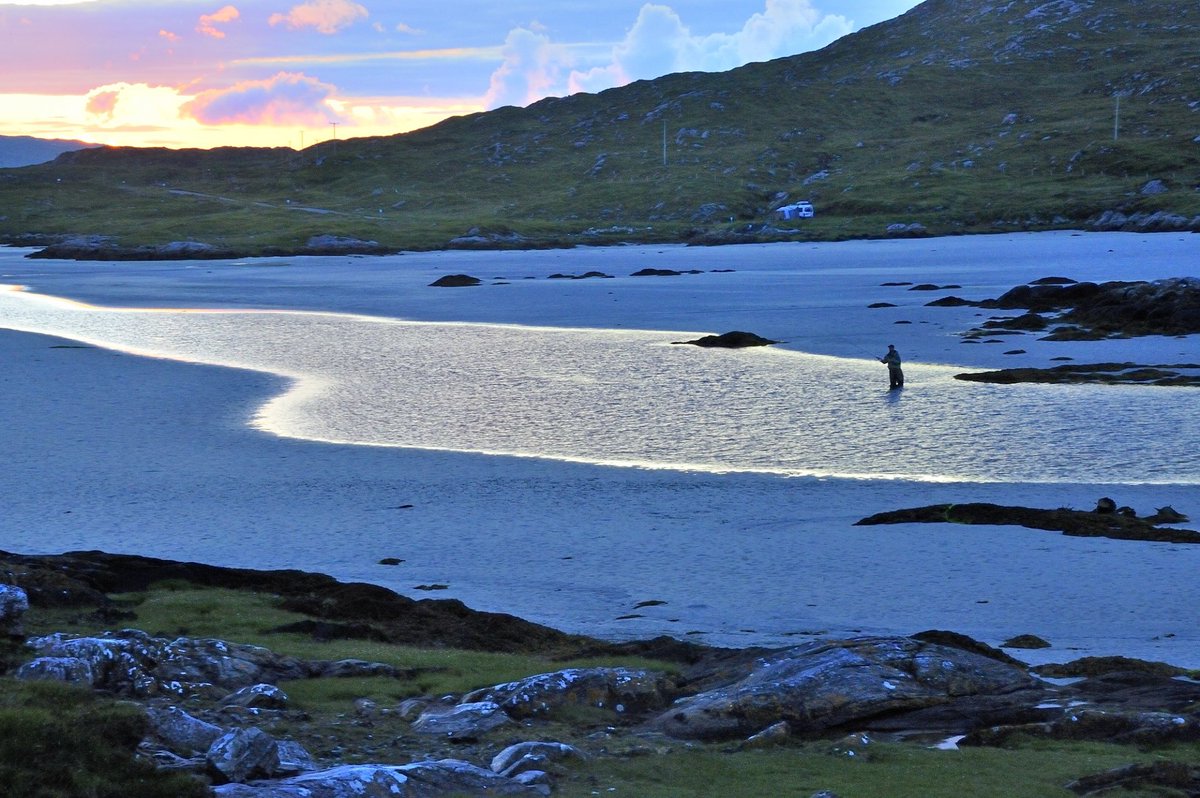 FishPal's tweet image. Looking for a #fishing experience surrounded by some of #Scotland's most beautiful scenery? 🏔️🎣

Head to the Borve Lodge Estate on the #IsleofHarris - the photos speak for themselves...

Book your fishing via #FishPal👇
fishpal.com/Scotland/Hebri…