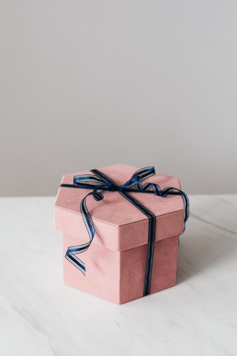 TheLuvdBrand's tweet photo. "Wrapped in boxes or etched in memories, gifts take many forms. πβ¨
Are you drawn to the touchable or the intangible gifts that leave an everlasting impact? Share your gifting style below! π
#TangibleVsIntangible #gifts #theluvdbrand https://t.co/txPORJO48u