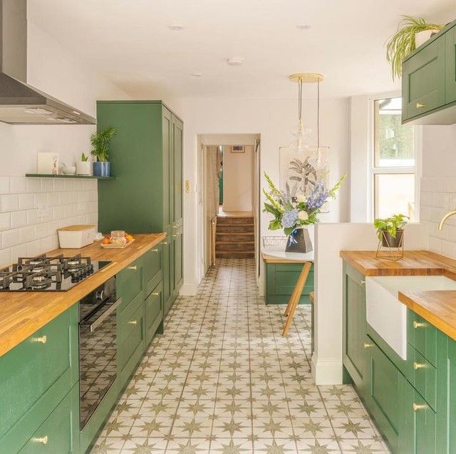 aucw2's tweet image. Green kitchen! Clean and bright color scheme.🪴

#GreenKitchen #CleanandBright #KitchenInspiration
#HomeDecor #InteriorDesign #ModernLiving