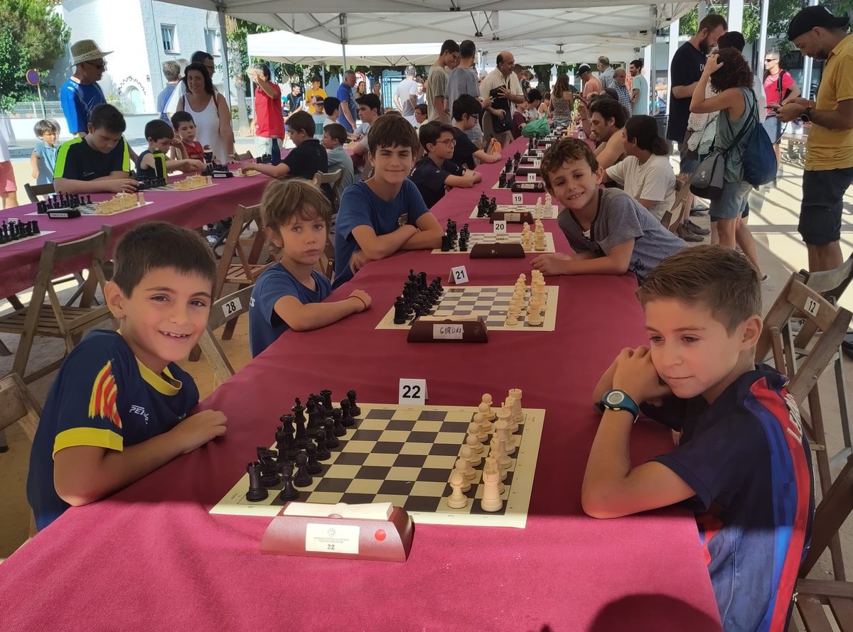 Club Escacs Gerunda (@escacsgerunda) on Twitter photo Festa Major de Platja d'Aro: Guillem, Lluc, Jordi, Cesc...
#Escacs #EscacsGerunda
<a href="/escacspda/">Club d'Escacs Platja d'Aro</a> <a href="/visitplatjadaro/">visitplatjadaro</a> Festa Major de Platja d'Aro: Guillem, Lluc, Jordi, Cesc...
#Escacs #EscacsGerunda
<a href="/escacspda/">Club d'Escacs Platja d'Aro</a> <a href="/visitplatjadaro/">visitplatjadaro</a>