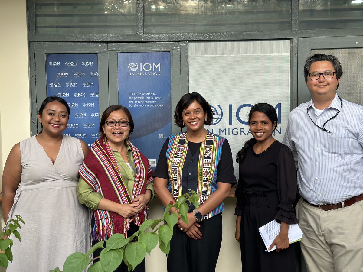 .@shandraVoH of @MentariUsa is a courageous survivor of trafficking in persons and an ardent advocate of counter-trafficking. She is in Timor-Leste this week to raise awareness on safe mobility & cross border issues. Our Chief of Mission @ihmashareef was honoured to meet her.