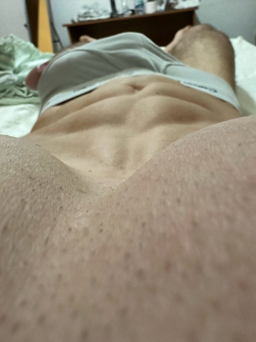 2 pic. tried to hide this thing at the beach ? https://t.co/uZeAQqAlGA