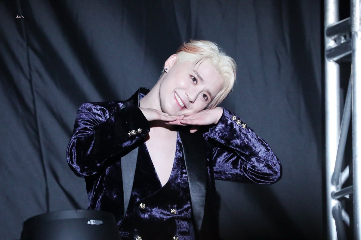 XiaGallery's tweet photo. he always looks so cute and pretty with platinum blond hair 🥺

2019                                         2023 https://t.co/qLaIrIDR9V