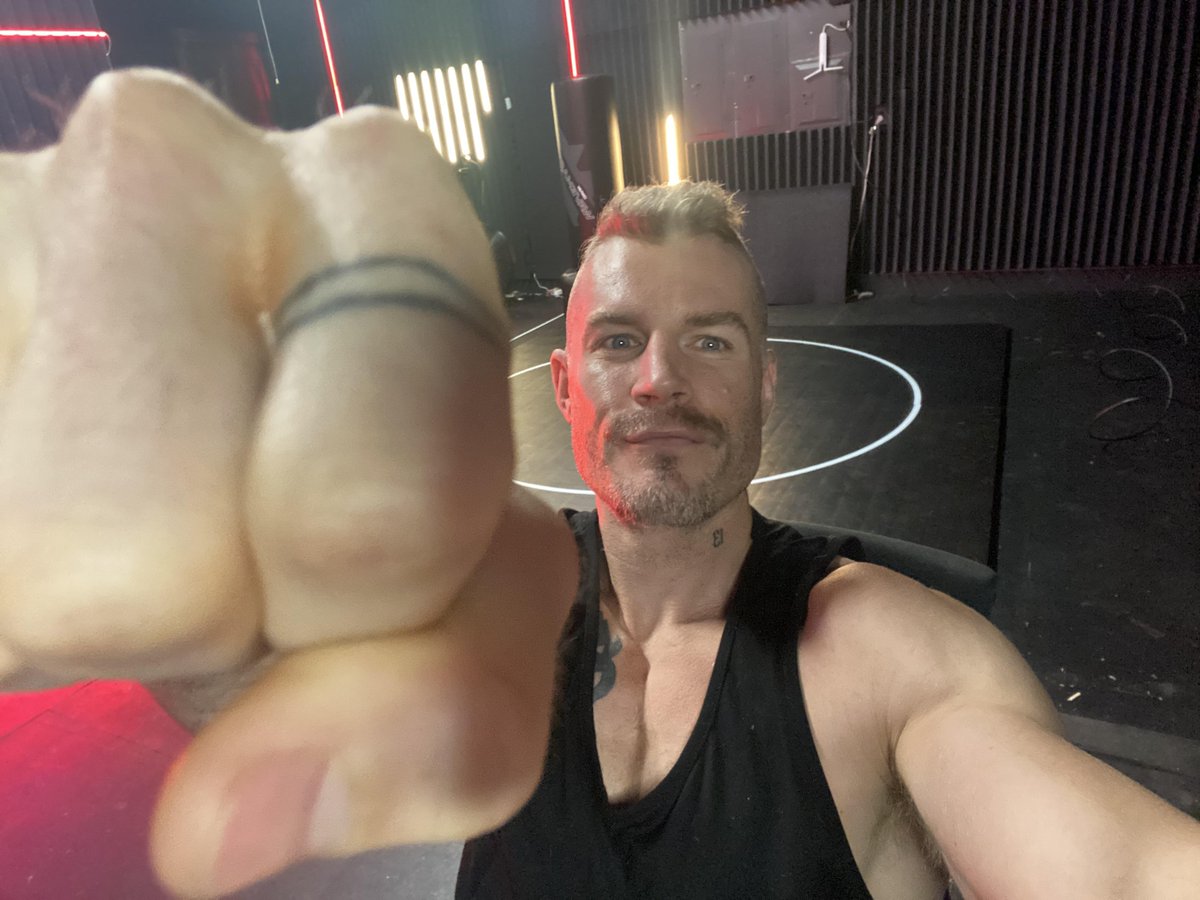 ZssBecker's tweet image. TUESDAY. 330AM.
In a land of normies, living in a way that gets you everything you want will be viewed as extreme
Sacrifice your comfort, vices, distractions for your fullfillment & true joys Or your fulfillment & true joys are the sacrifice
Pound back with a like, Get to it