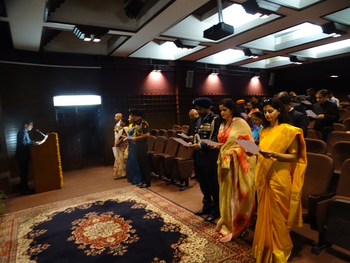 IndiainPakistan's tweet photo. Members of @IndiainPakistan celeberated #77thIndependence day with great fervour. They remembered the sacrifices of freedom fighters and pledged to make India a developed country by 2047.#MeriMaatiMeraDesh #AzadikaAmritMahotsav @MEAIndia @IndianDiplomacy https://t.co/lD8s68Qiey