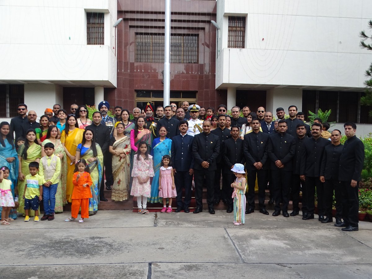 IndiainPakistan's tweet photo. Members of @IndiainPakistan celeberated #77thIndependence day with great fervour. They remembered the sacrifices of freedom fighters and pledged to make India a developed country by 2047.#MeriMaatiMeraDesh #AzadikaAmritMahotsav @MEAIndia @IndianDiplomacy https://t.co/lD8s68Qiey