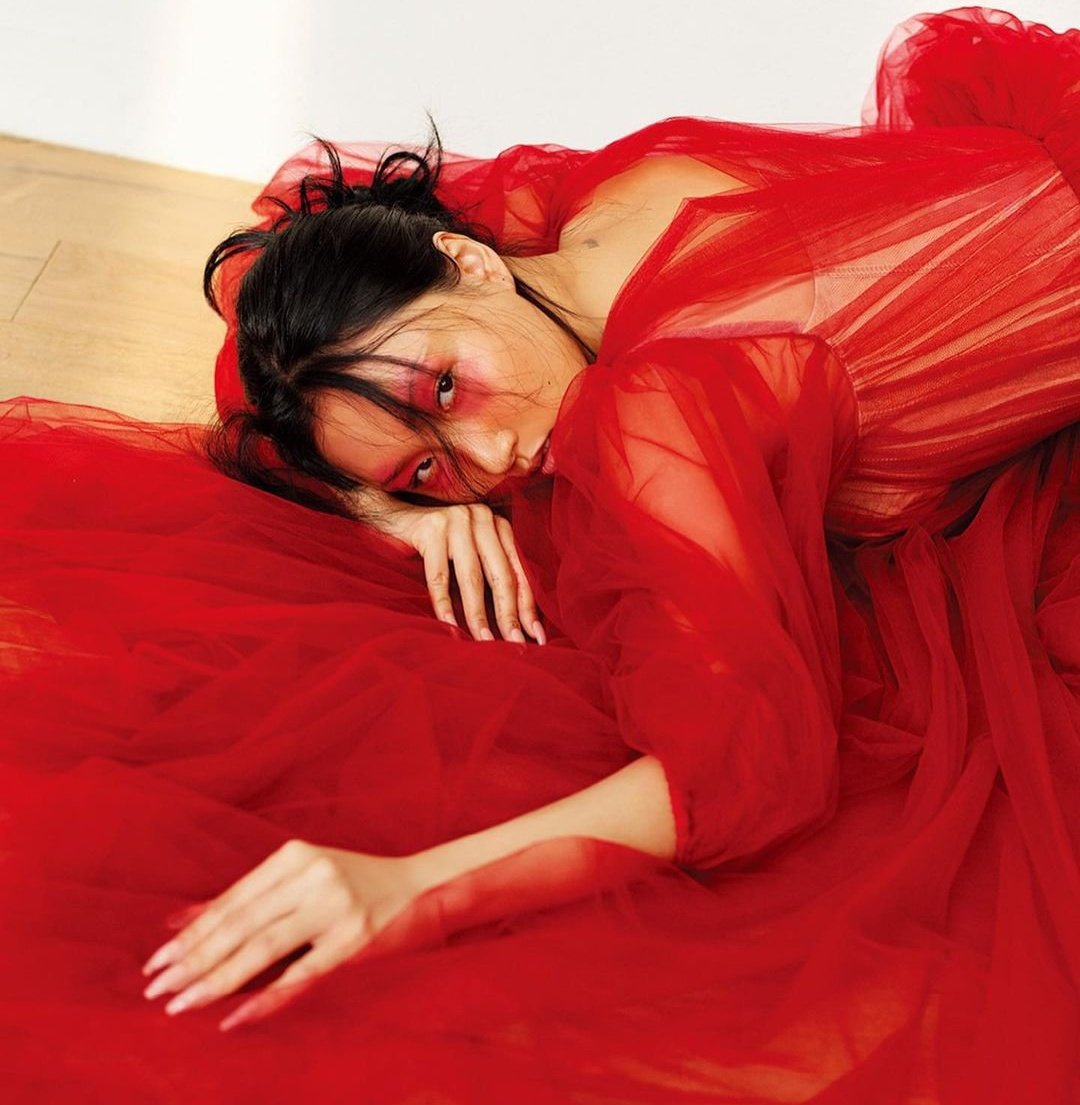 viraltakes's tweet photo. Hwasa has confirmed plans for her solo comeback in September. https://t.co/SyqSpe7df9