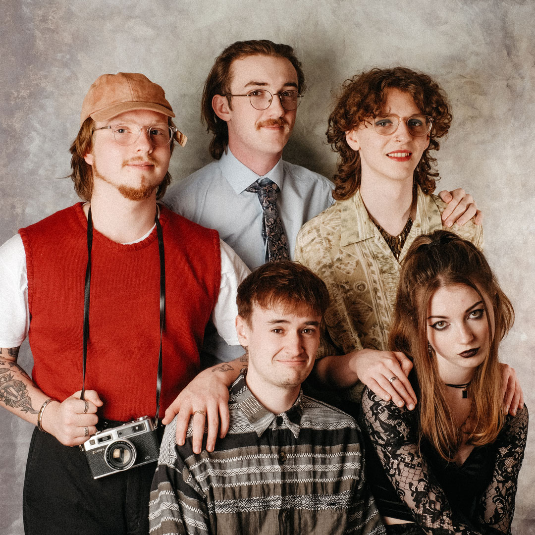 FutureproofPR's tweet photo. #ICYMI Big thx @ChelmsfordCR's #BenKearns for making @CandidFacesBand's banging #newsingle #ComingHome his #GiveItAnotherSpin track๐ฅ Check out yesterday's #Ignition & #tunein all week 3pm to hear it again w/ other bangers๐
#CFCH23 @TheWarrenYP #postpunk
https://t.co/SjmAc4LnUa https://t.co/LeCVQZpXYV