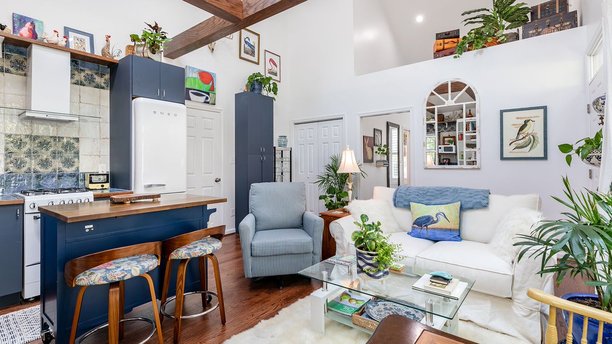 MichaelNash's tweet image. Thinking about expanding your home to accommodate your growing family? Our expert builders can seamlessly add space and functionality to your existing house, without compromising on style. #HomeAddition #GrowingFamily #MichaelNashDesign