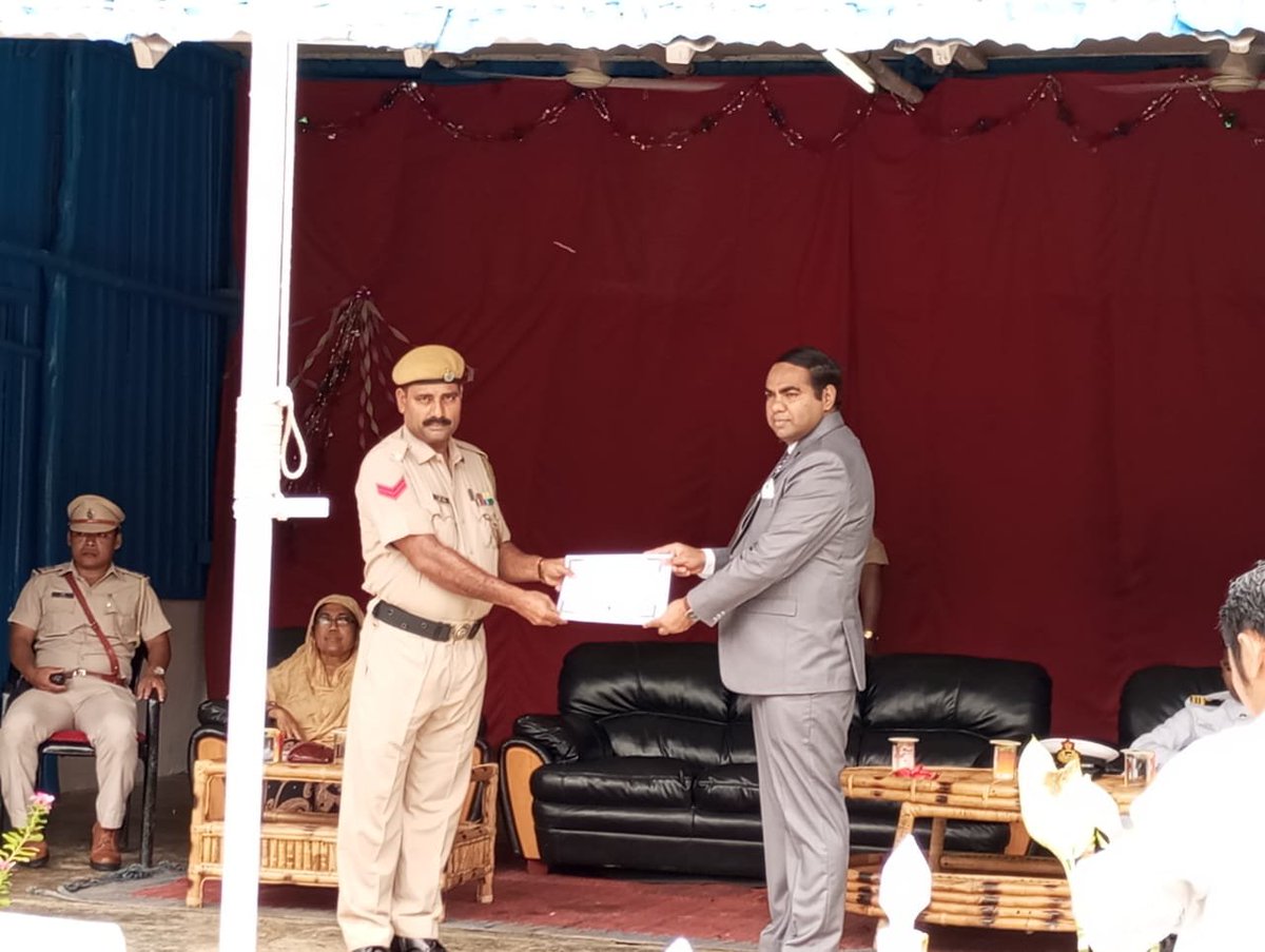 FireService_ANP's tweet photo. 'WE SERVE TO SAVE'
Asst. Commissioner (Nancowry) recognized Fire Fighters of #FSKamorta with Appreciation Certificates on Independence Day'23 for exemplary Firefighting in Trinket Island Forest Fire on 23.06.2023.
Applause for our Fire Fighters. https://t.co/PGFUoing9F