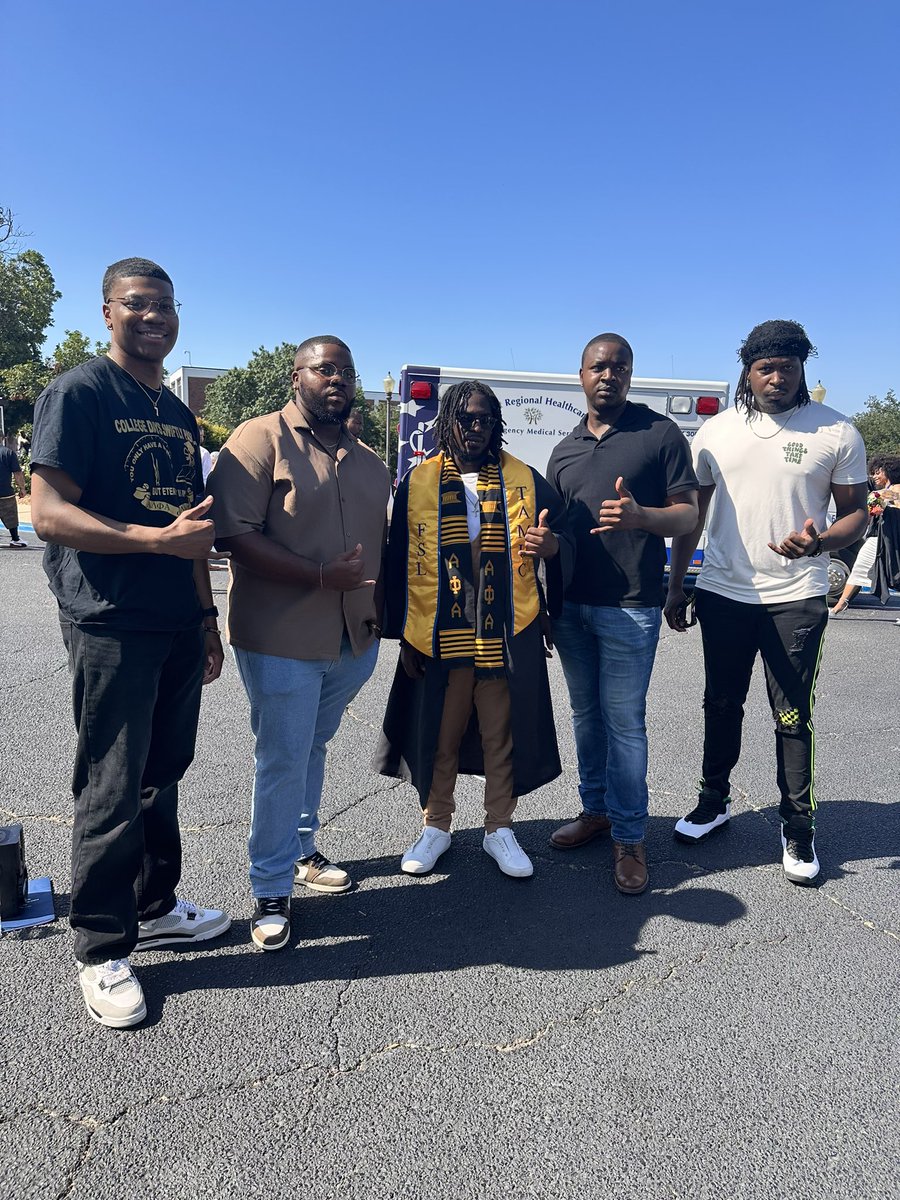 Commerce_Alphas's tweet photo. No feat goes unnoticed in Alpha , we would like to congratulate this achievement over the past weekend Bro. Amarr Teauge on graduating with his bachelors in the college of innovation and design with a major in General Studies and minor in Marketing he has secured a coaching Job at Watauga middle school and will be coaching Football,Basketball and Track and field for this upcoming school year. May he continue to uphold the light of Alpha and prosper
#longliveZT
#CommerceAlphas