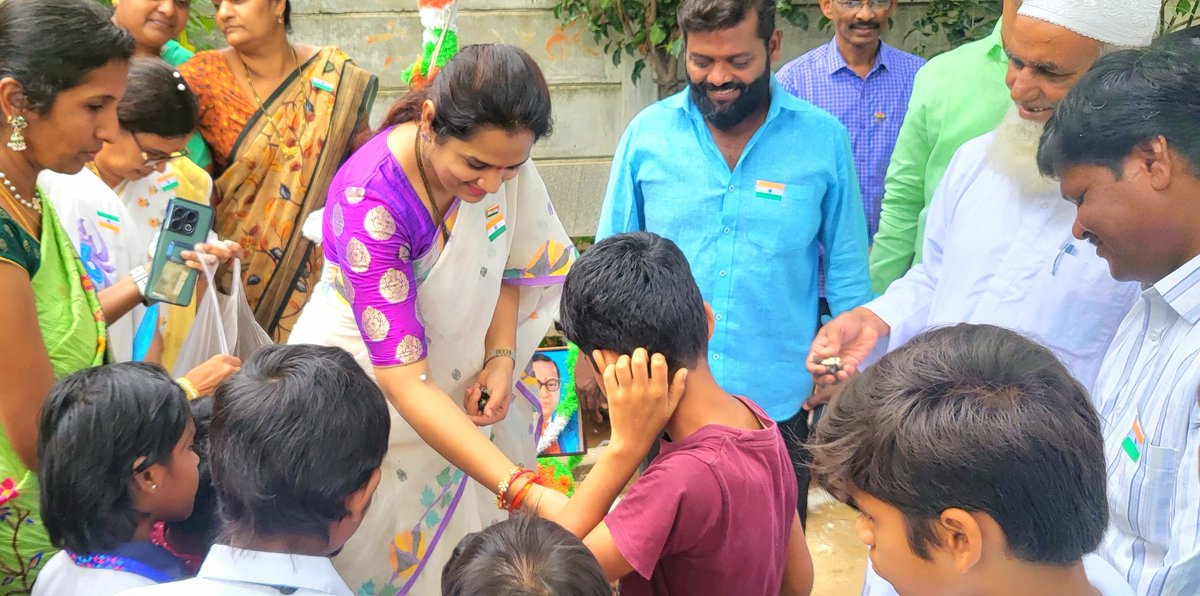 AdarshSindhu's tweet photo. Participated in #IndependenceDay celebrations at various places in my division today. #111division
#Bharathinagar.
#HappyIndependenceDay
#IndependenceDay2023
@TelanganaCMO @BRSHarish @KTRBRS https://t.co/DCKydn8K2o