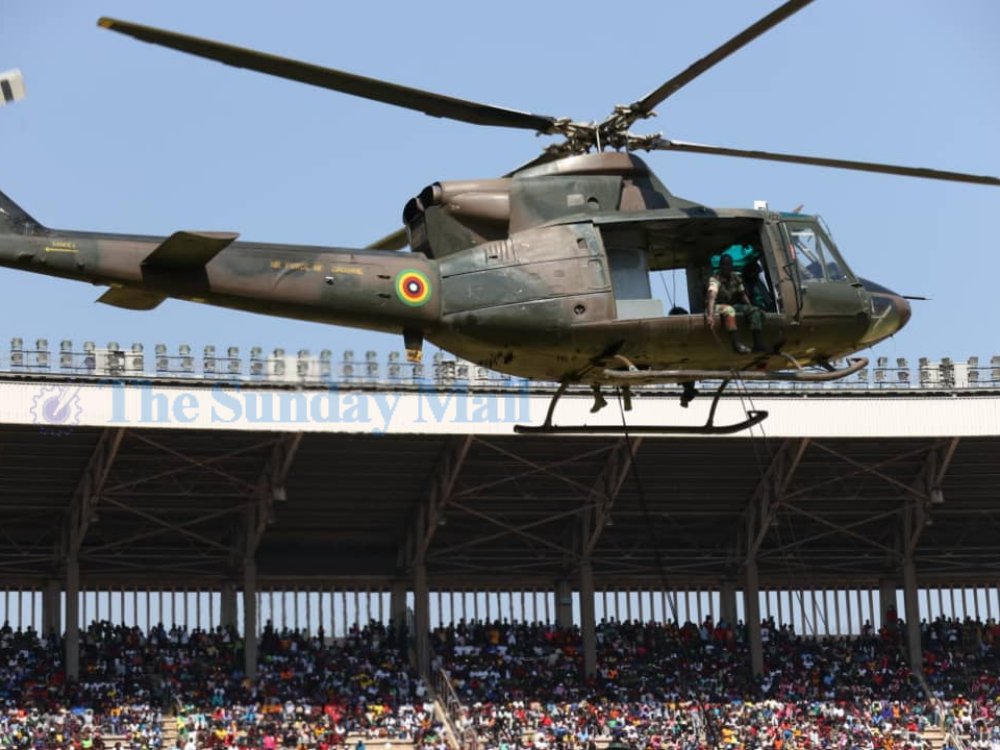 SundayMailZim's tweet image. #DefenceForcesDay2023

Zimbabwe Defence Forces (ZDF) displays at the National Sports Stadium on Tuesday
📸 Believe Nyakudjara