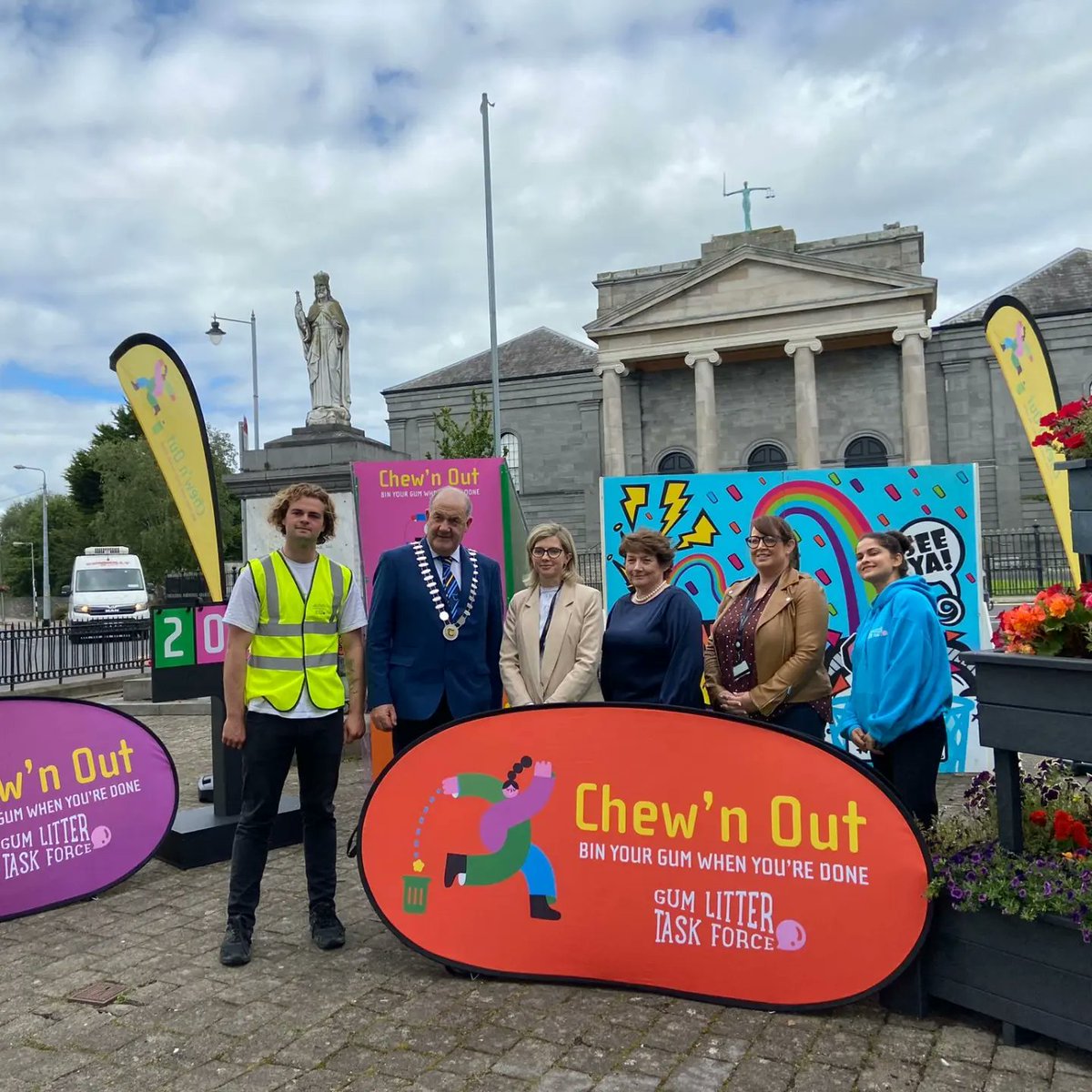 GumLitterTF's tweet photo. Great to have the support of Cathaoirleach Ger Darcy & @tipperarycoco for our Gum Litter Taskforce event in Nenagh today📍
This campaign aims to change the public's behaviour to littering and 87% now claim to bin their gum vs 49% in 2007.
#littering #gumlittertaskforce #nenagh https://t.co/Nm5K87D713