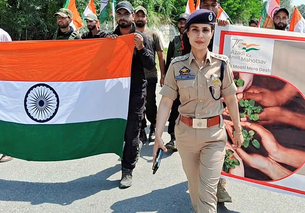 Sleet_Shah's tweet photo. Happy Independence Day ! 🇮🇳

#IndependenceDay2023 #IndependenceDay #IndependenceDayIndia https://t.co/jRjM5GxKid