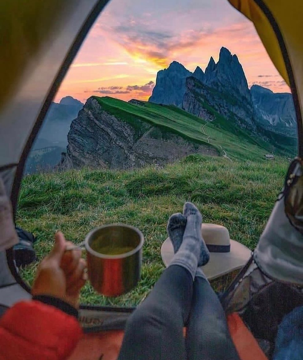 happyycamping's tweet photo. Coffee with a view = Perfection 😍

#camping #coffee #view #mountains #campinglife https://t.co/DjjPw7aPCU