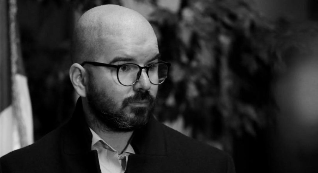DRESTRUM__Pl's tweet photo. 🚨💣 URGENTE: Desarrollo Social (Giorgio Jackson) vulneró la ley.

Informe de Chilecompra (Hacienda) pedido por Contraloría concluye que el servicio Mejor Niñez (MIDESO) incumplió la ley en varios convenios de trato directo.

Monto: 2 mil millones de pesos, aprox

Fuente: @biobio https://t.co/fkrFtwG68K