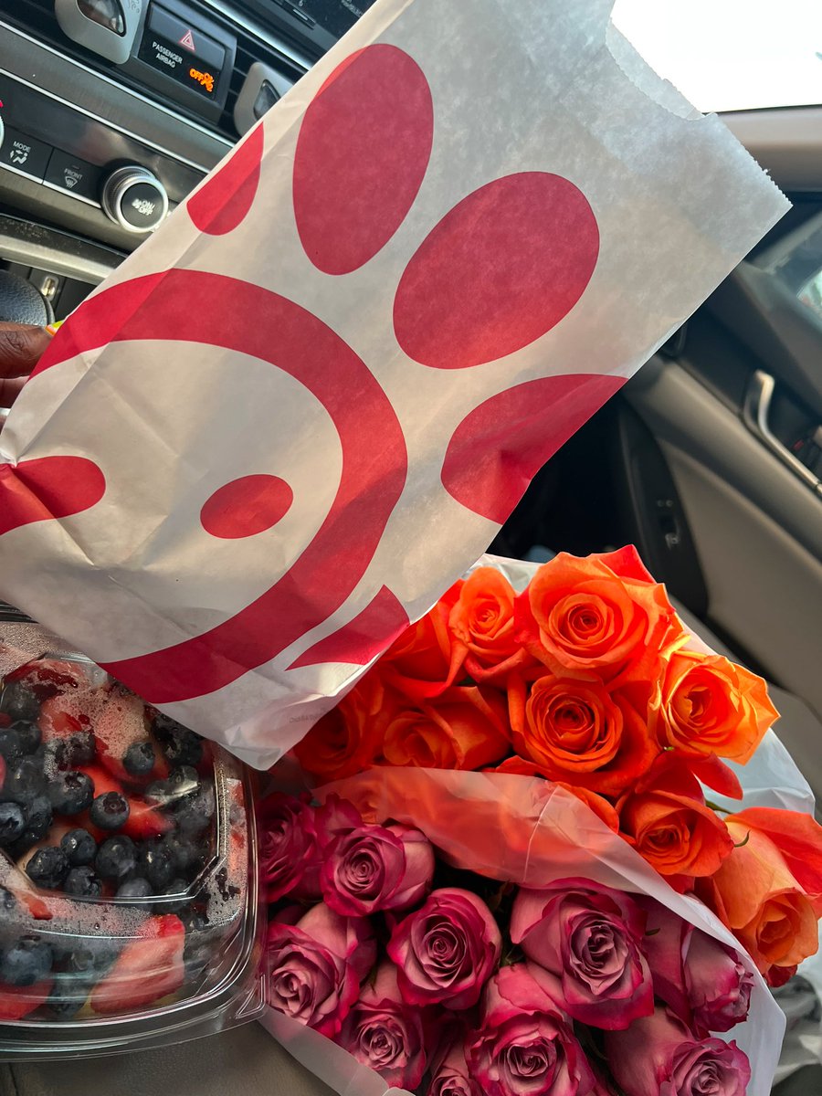 surprising my gf at work.. hoping i make her day🥺