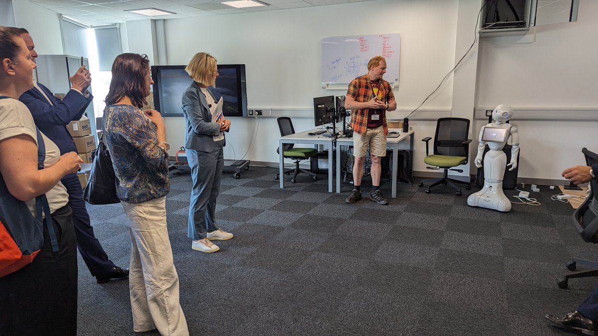SHU_AWRC's tweet photo. Ahead of the South Yorkshire Digital Health Hub launch it was a pleasure to welcome @DrSusanThomas Clinical Director of @GoogleHealth today &amp; demonstrate how our #research &amp; #innovation contributes to our shared vision to develop digital health technologies &amp; tackle #inequalities https://t.co/bQICwFmjiA