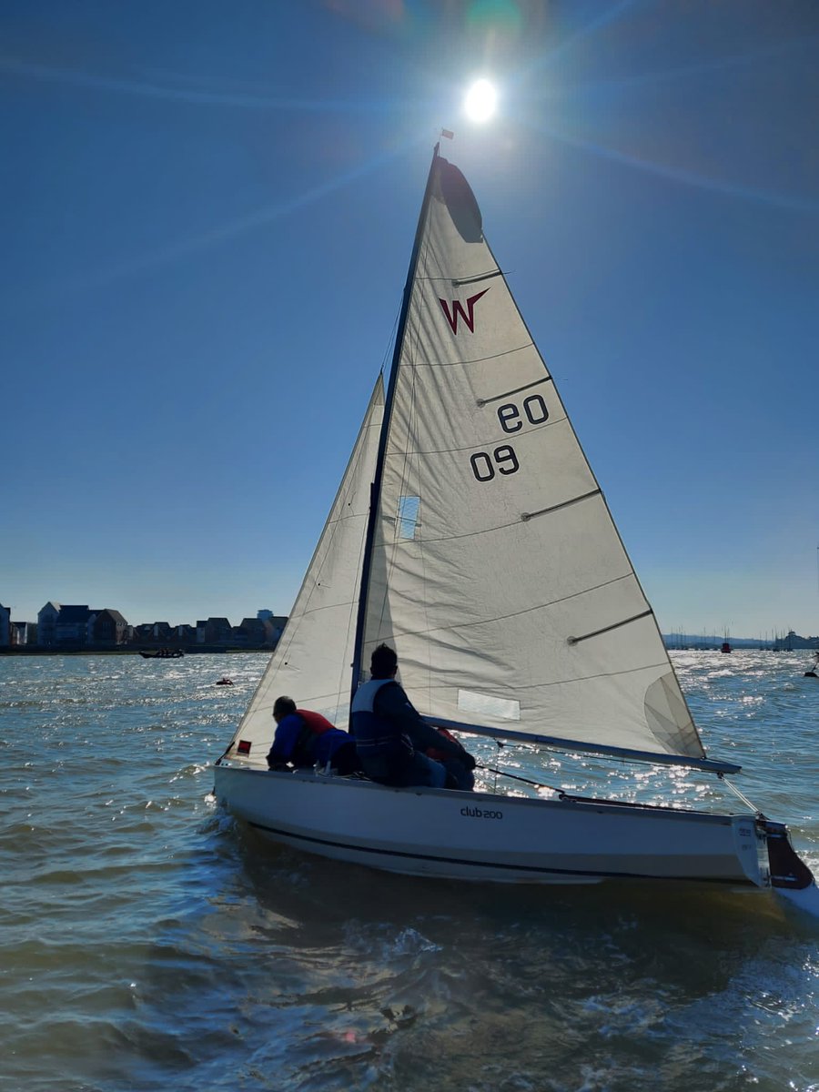 LondonPortAuth's tweet image. We're currently expecting 15 events, including Gravesend Sailing Club's Regatta - Day 1, taking place on the tidal Thames in the next 7 days 📆

➡️ hubs.la/Q01_1rxL0

#DestinationThames #ActiveThames #Thames #PortofLondon #ThamesVision2050

Photo: @GravesendSC