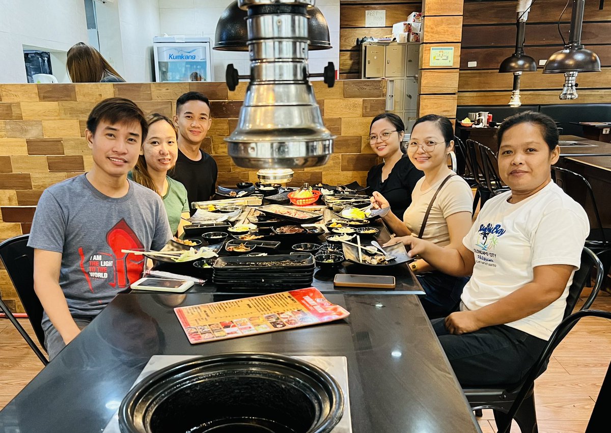 RoldanOcampo's tweet photo. Salamat sa libre. 😅
#cravings #cravingsatisfied #smcabanatuan #cabanatuan #samgy #food #happytummy #friends https://t.co/1O8M66uPkC