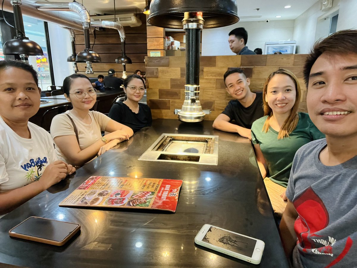 RoldanOcampo's tweet photo. Salamat sa libre. 😅
#cravings #cravingsatisfied #smcabanatuan #cabanatuan #samgy #food #happytummy #friends https://t.co/1O8M66uPkC