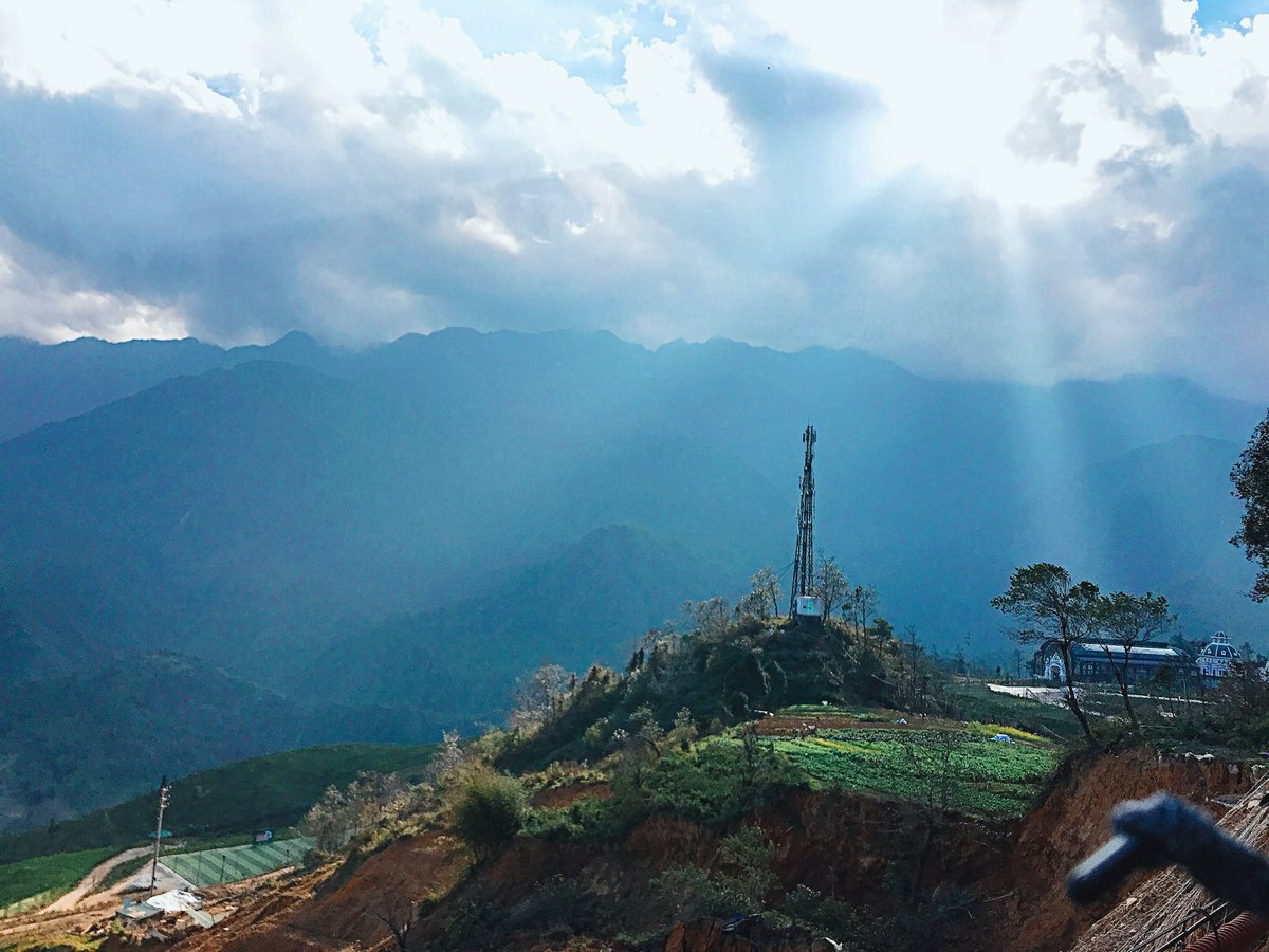 Afternoon on the top of the mountain 📸
#photo #bloganh #beauty #mountain