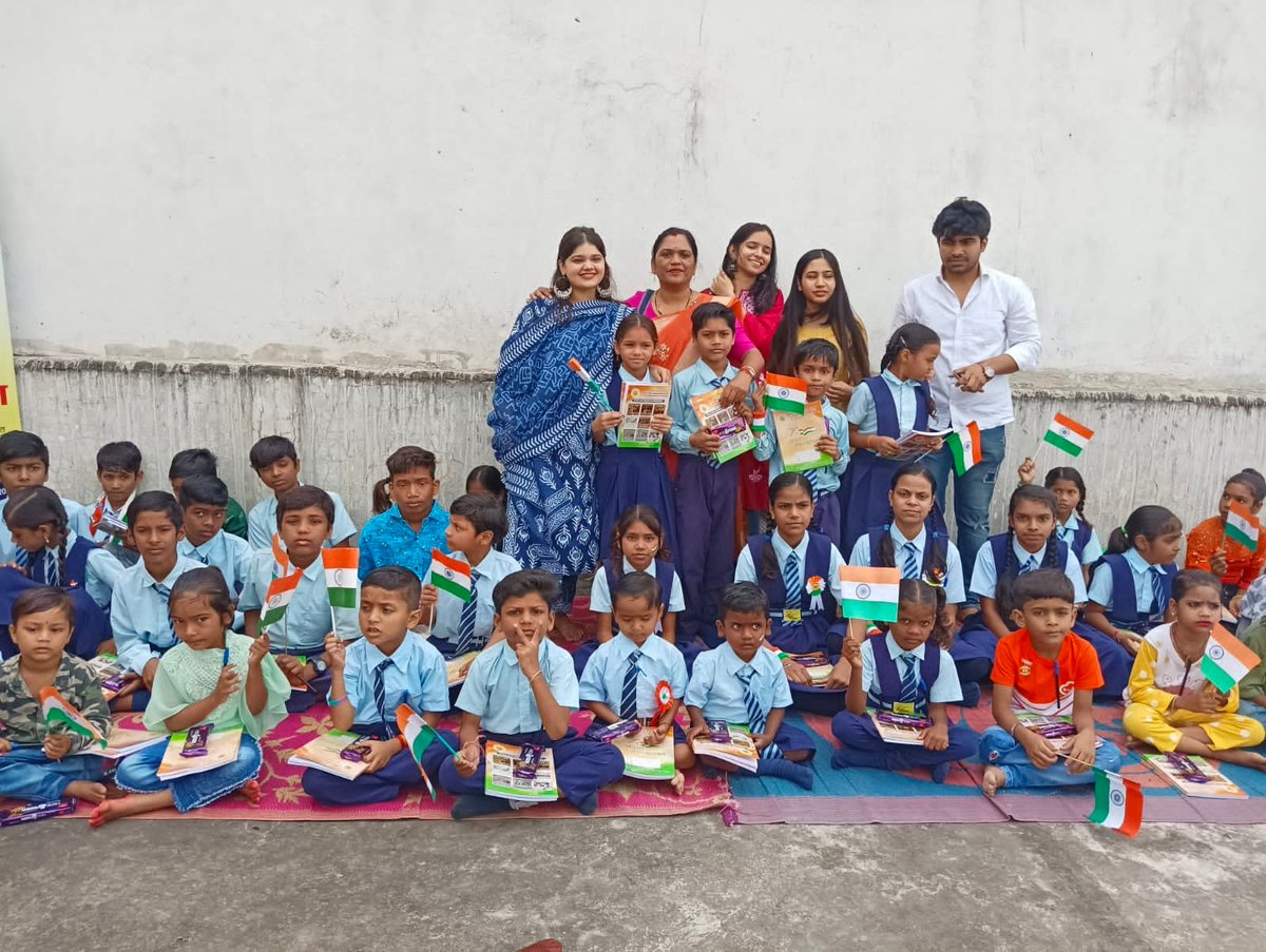 vswsindore's tweet image. Happy Independence Day 🇮🇳
 Today, on the occasion of Independence Day, VSWS commemorated the 77th anniversary of the Declaration of Independence with its students. 
#LetsDoGood #VSWS #VSWSIndore