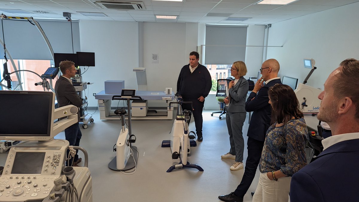 SHU_AWRC's tweet photo. Ahead of the South Yorkshire Digital Health Hub launch it was a pleasure to welcome @DrSusanThomas Clinical Director of @GoogleHealth today &amp; demonstrate how our #research &amp; #innovation contributes to our shared vision to develop digital health technologies &amp; tackle #inequalities https://t.co/bQICwFmjiA