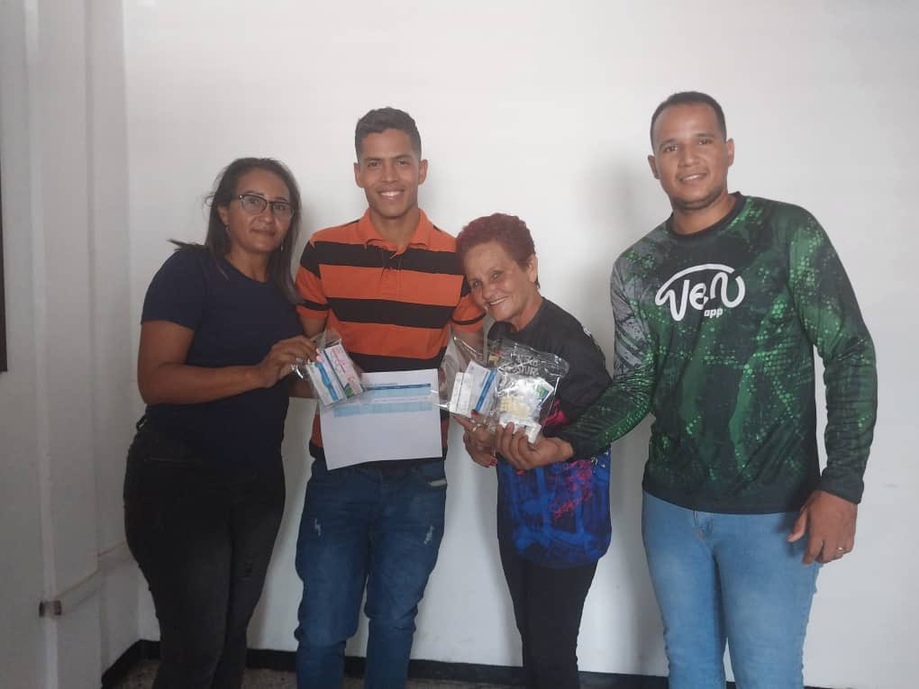 A través de las políticas del presidente <a href="/NicolasMaduro/">Nicolás Maduro</a> mediante el 1x10 del buen gobierno y la #VenApp se continúa llevando esa mano amiga a nuestro pueblo, dándole la mano a sus requerimientos y así garantizar su bienestar #InnovarParaCrecer