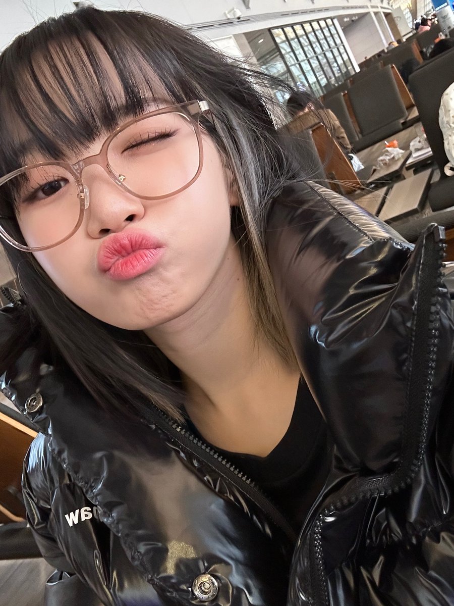 hourchaewon's tweet photo. I MISS CHAEWON https://t.co/OlDRWHgU7i