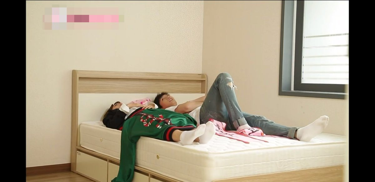 termdard's tweet photo. 유물 발굴 중 https://t.co/0zT5z8Qa3l