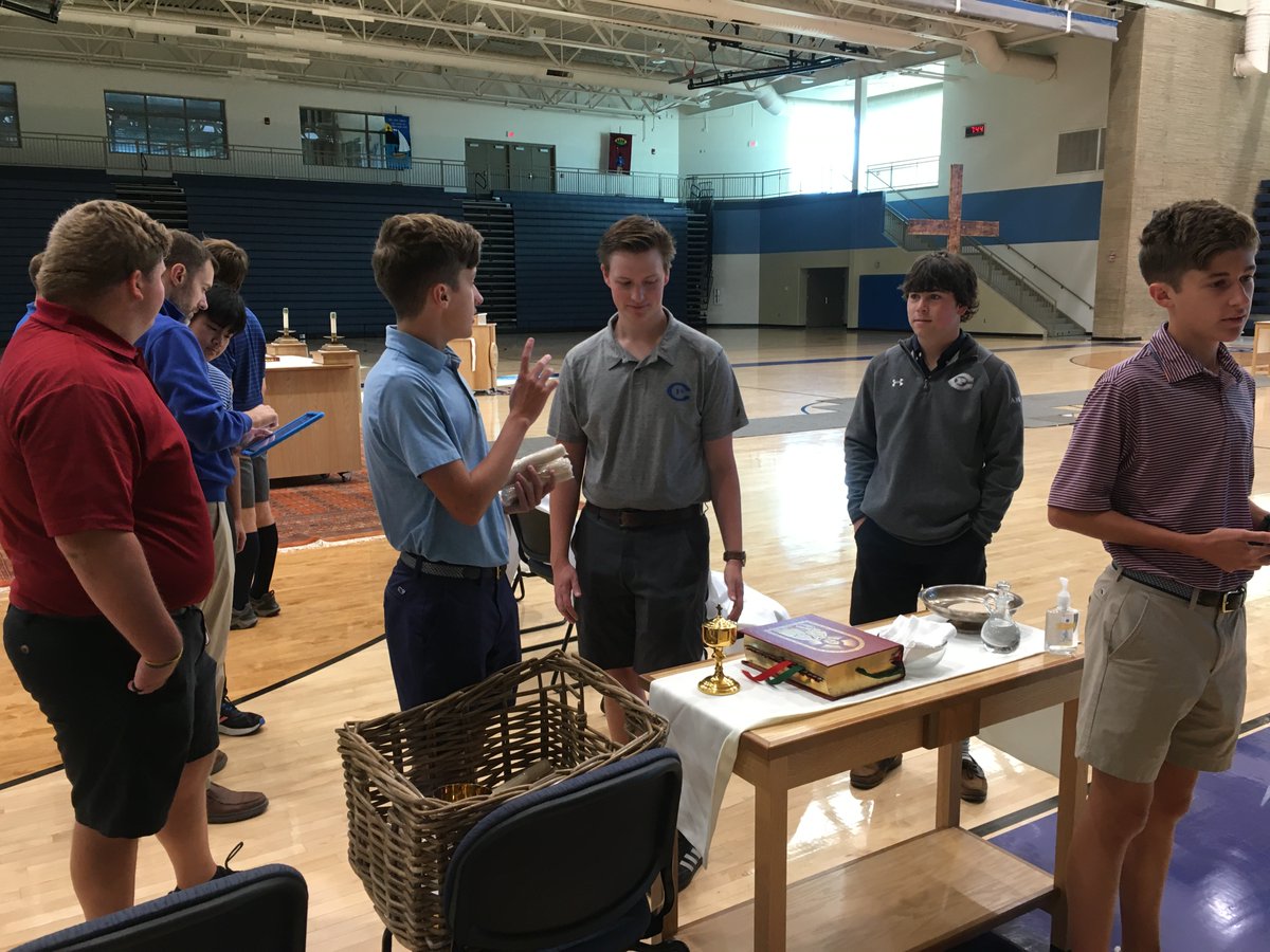 CP_Ministry's tweet photo. Grateful for the students who participated in the Campus Ministry leadership retreat and helped set up for today's Feast of the Assumption Mass. https://t.co/DEqYD85Go7