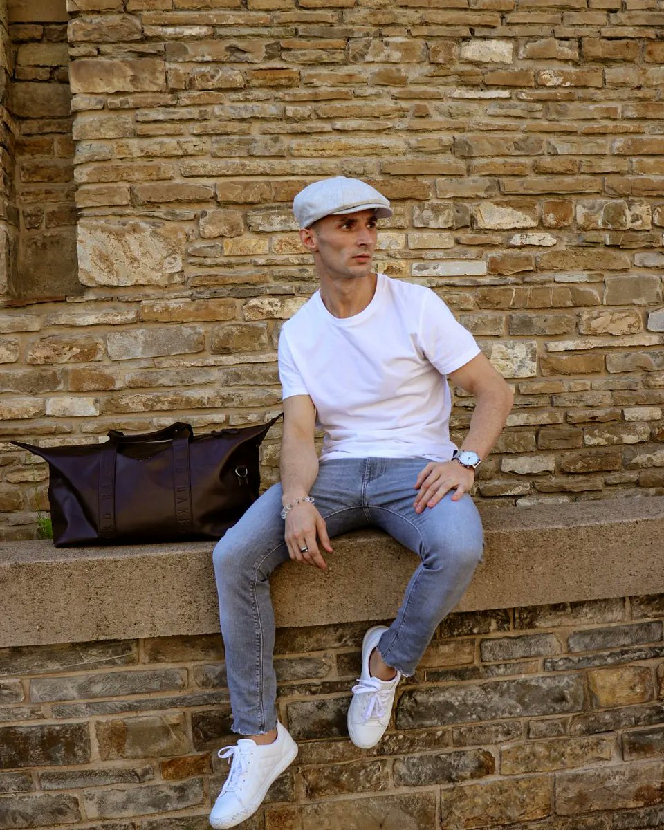 DominikMartinak's tweet photo. Summer street style #ootd #fashionnews #burton https://t.co/AWefJ2Mm0a
