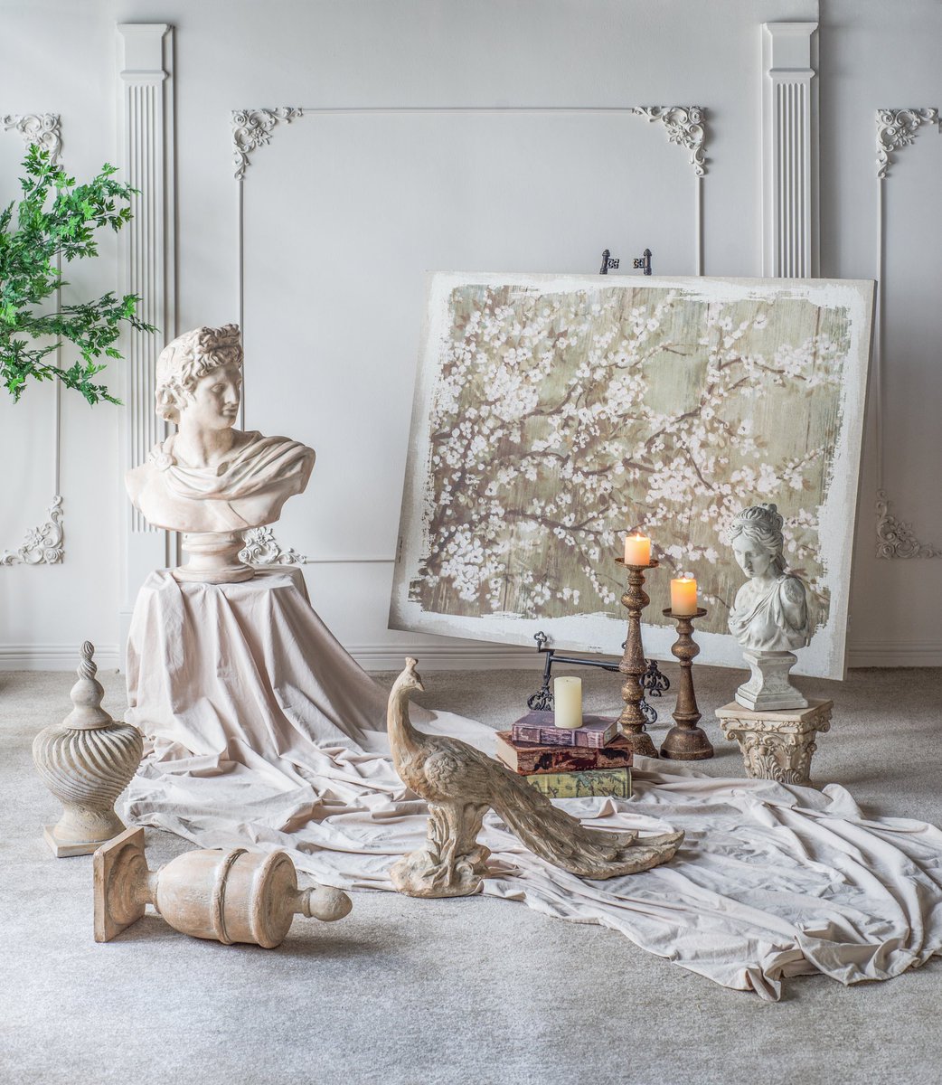 evergreendecor's tweet photo. The lovely Placidia Bust Statue is ready to lend its elegance and charm to your favorite space. The weathered finish creates an illusion of age, sure to gain even more character with the passing years.#Antiquefinish #sculpture  #evergreendecor #wholesale #homeaccents #accessories https://t.co/smspviagXy