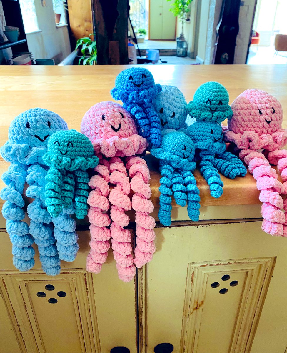 sarahjaneallen3's tweet photo. Piles of blankets made in stunning colours &amp; snuggly toys for tots! To keep children warm and let them know they’re remembered 💕 #madewithlove 
#sentwithhope @tumainifund https://t.co/u6bWc4jSLR
