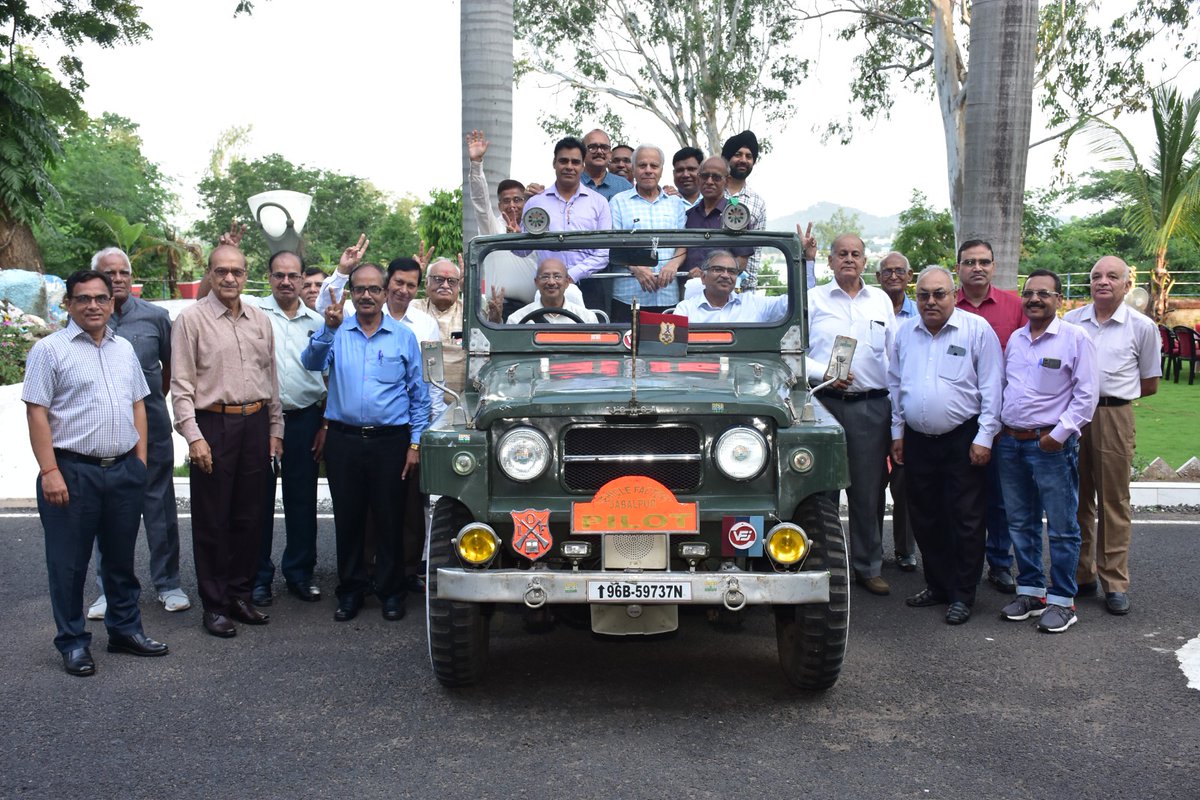 pro_vfj's tweet photo. #VFJ, a unit of #AVNL (Armoured Vehicles Nigam Ltd) hosted IOFS Officers (Rtd) settled in Jabalpur. Shri S K Bhola, Chief General Manager welcomed and shared future vision of #VFJ. It was pleasure to listen their experiences and suggestions. #Jonga was point of attraction.
#AVNL https://t.co/HySVQQWgKz