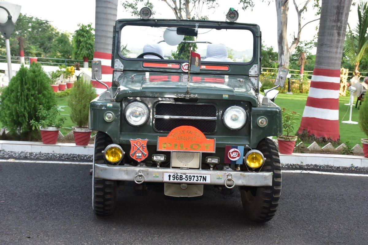 pro_vfj's tweet photo. #VFJ, a unit of #AVNL (Armoured Vehicles Nigam Ltd) hosted IOFS Officers (Rtd) settled in Jabalpur. Shri S K Bhola, Chief General Manager welcomed and shared future vision of #VFJ. It was pleasure to listen their experiences and suggestions. #Jonga was point of attraction.
#AVNL https://t.co/HySVQQWgKz