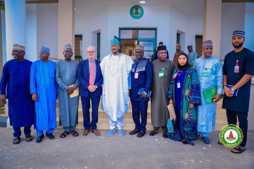 dikko_radda's tweet photo. I received in the audience the Chief of Mission of the International Organization for Migration (IMO), Mr. Laurent De Boeck, for a courtesy visit. Mr. Laurent was in Katsina State for Conflict Mitigation Project Launch &amp; Community Reconciliation in North West, Nigeria. https://t.co/nPkvarYPHw
